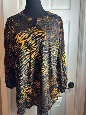 Calessa Plus Size 2X Flowy Tunic  Animal-Print Split-Neck Blouse - Black & Gold